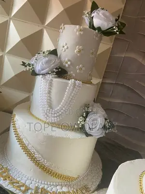 Baker Like :Cakes,snacks,suprise Packages and Morea Cloth Vendor