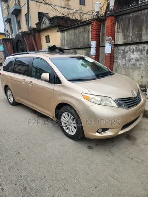 Toyota Sienna XLE 8 Passenger 2012 Gold