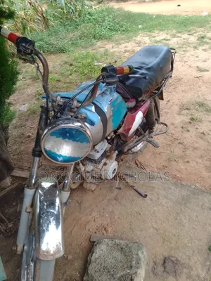 Bajaj Boxer 2022 Red