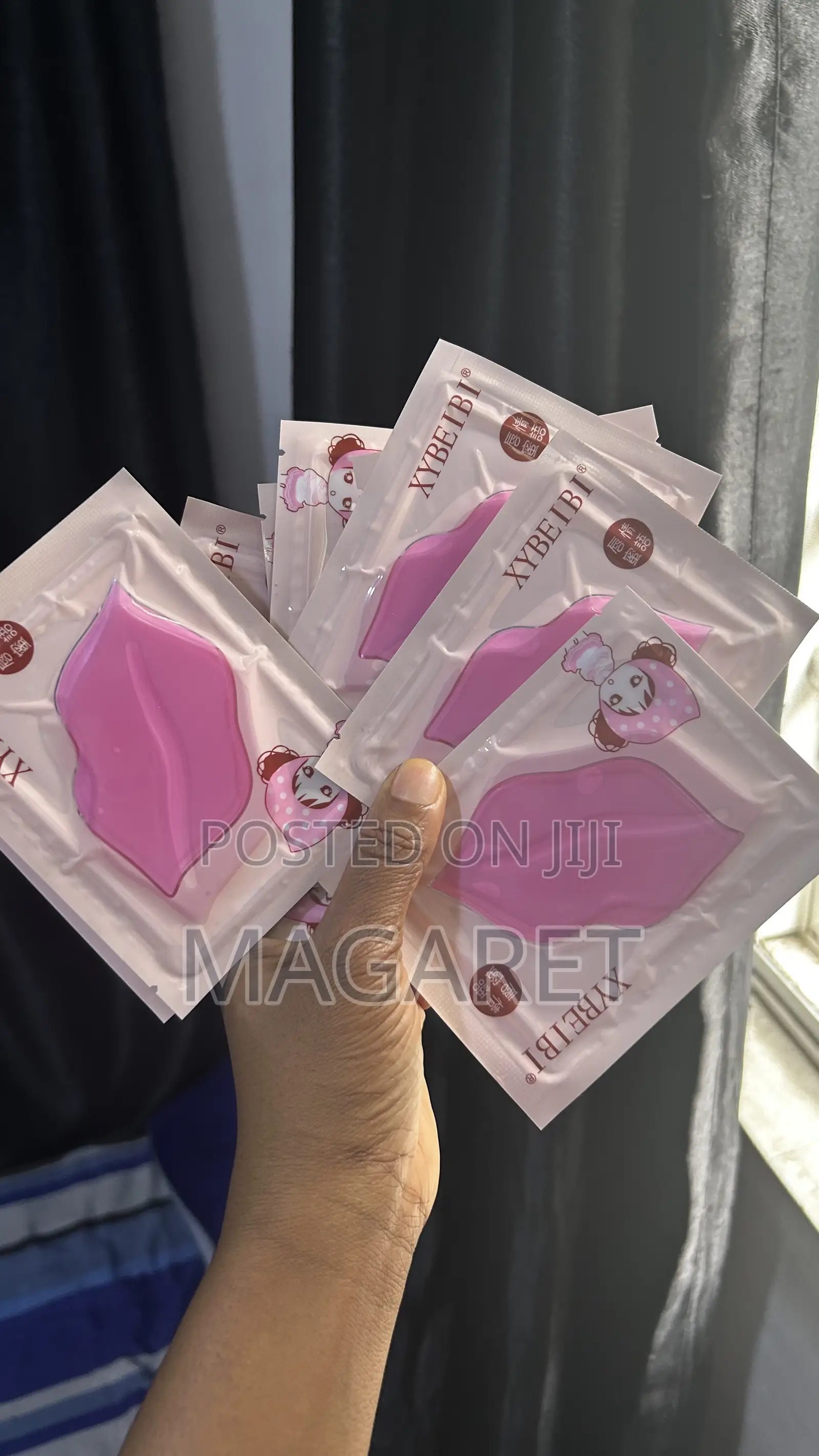12 Pieces of Lip Mask