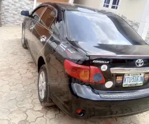 Toyota Corolla LE 4dr Sedan (1.8L 4cyl 4A) 2010 Black
