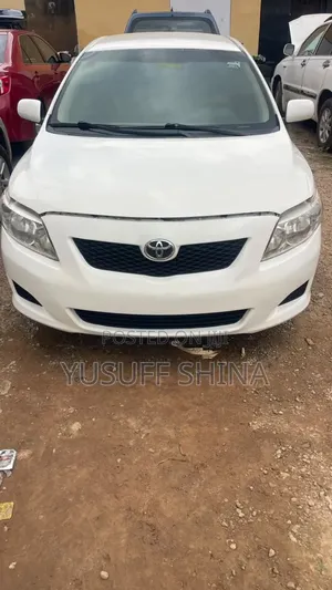 Toyota Corolla 2010 White