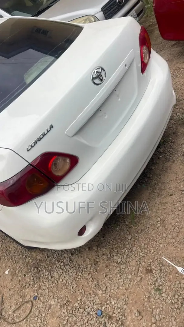 Toyota Corolla 2010 White