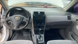 Toyota Corolla 2010 White