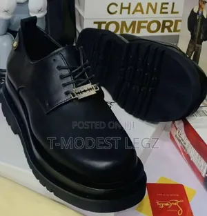 Men’s Black Lace-Up Derby Shoes With Chunky Sole