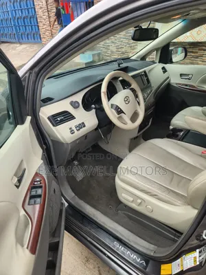 Toyota Sienna XLE 7 Passenger Mobility 2011 Gray