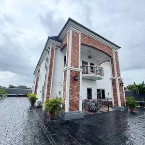 5bdrm Duplex in Uzoba for sale