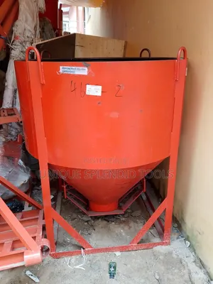 Concrete Bucket 1000litres Red