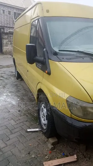 Ford Transit 2005 Yellow
