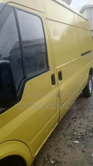 Ford Transit 2005 Yellow
