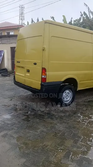 Ford Transit 2005 Yellow