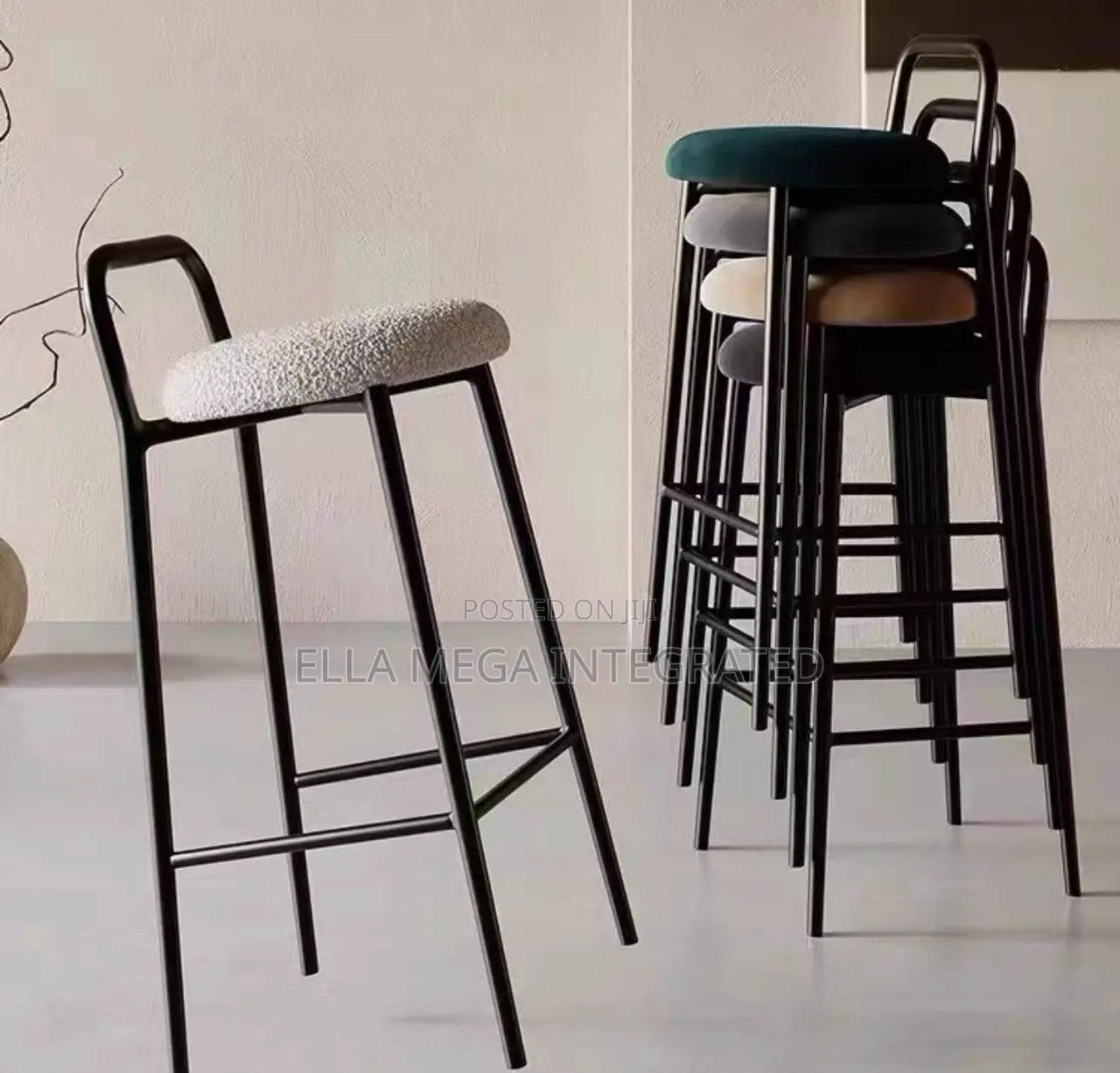 Elegant Barstool / Kitchenette