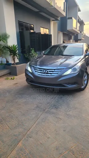 Hyundai Sonata GLS Sedan FWD (2.4L 4cyl 5A) 2010 Gray