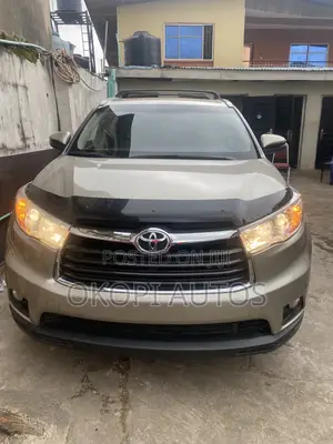 Toyota Highlander 2016 Gold
