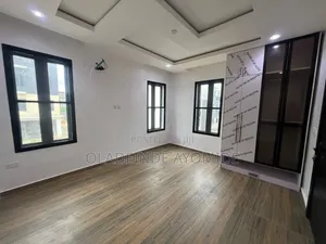 3bdrm Apartment in Lekki Phase1 for rent