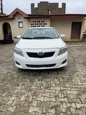Toyota Corolla 2010 White