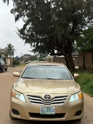 Toyota Camry 2011 Gold