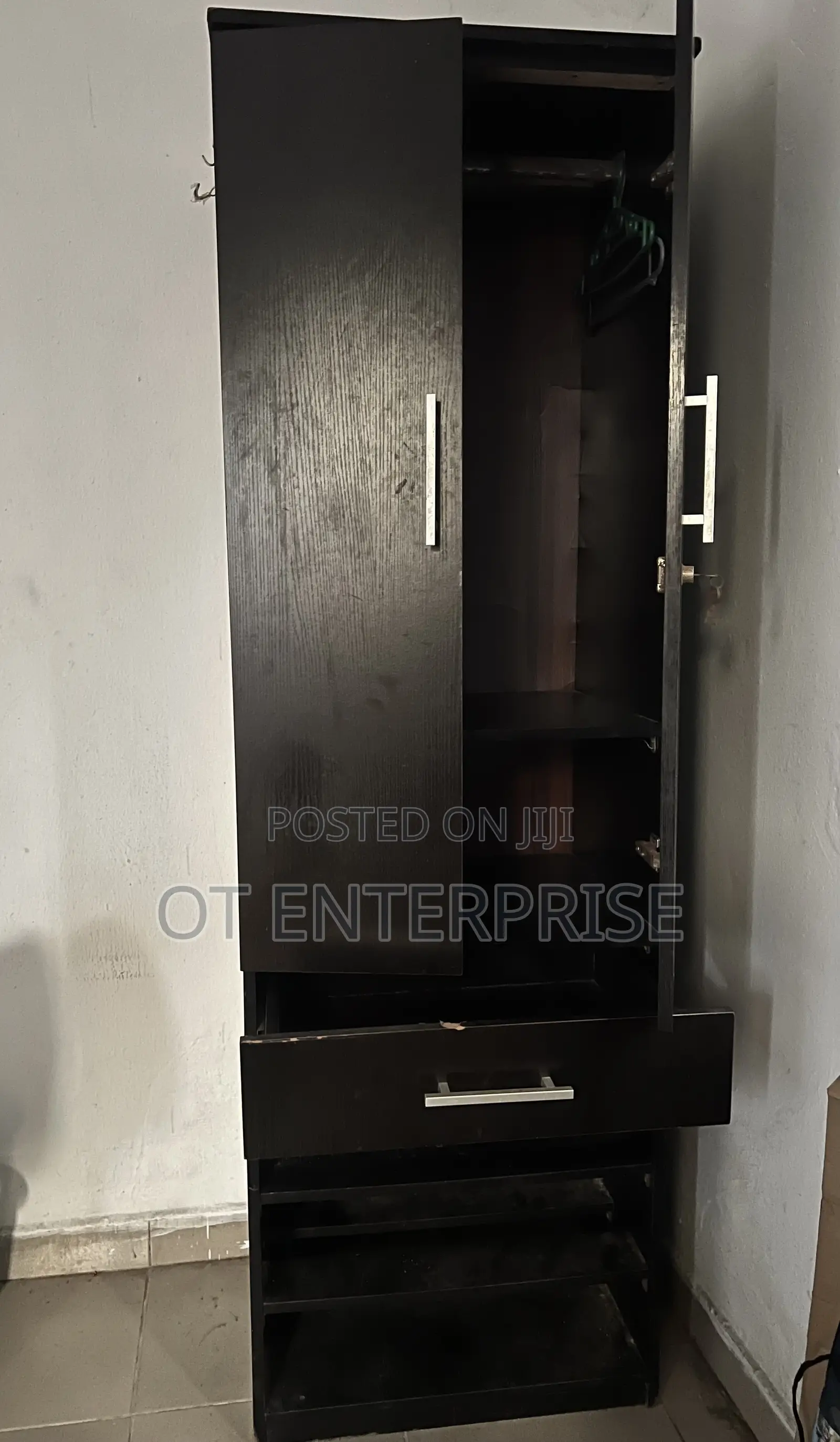 Smart Wardrobe With Shoe Rack