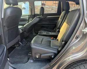 Toyota Highlander 2019 Gray