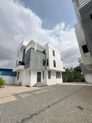 5bdrm Duplex in Life Camp for rent