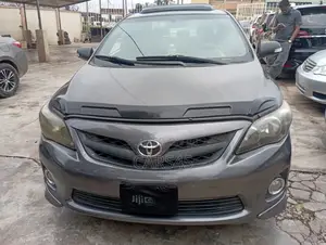 Toyota Corolla 2012 Gray