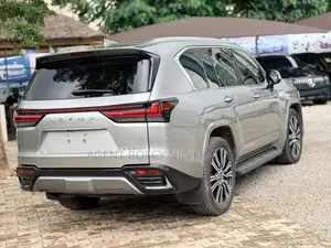Lexus LX 600 2023 Gold