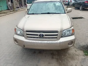 Toyota Highlander 2005 Gold