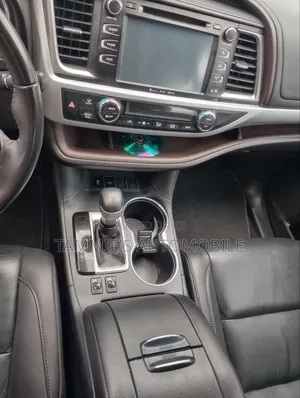 Toyota Highlander XLE 2019 Black