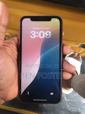 Apple iPhone XR 64 GB Red