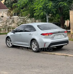 Toyota Camry 2020 Silver