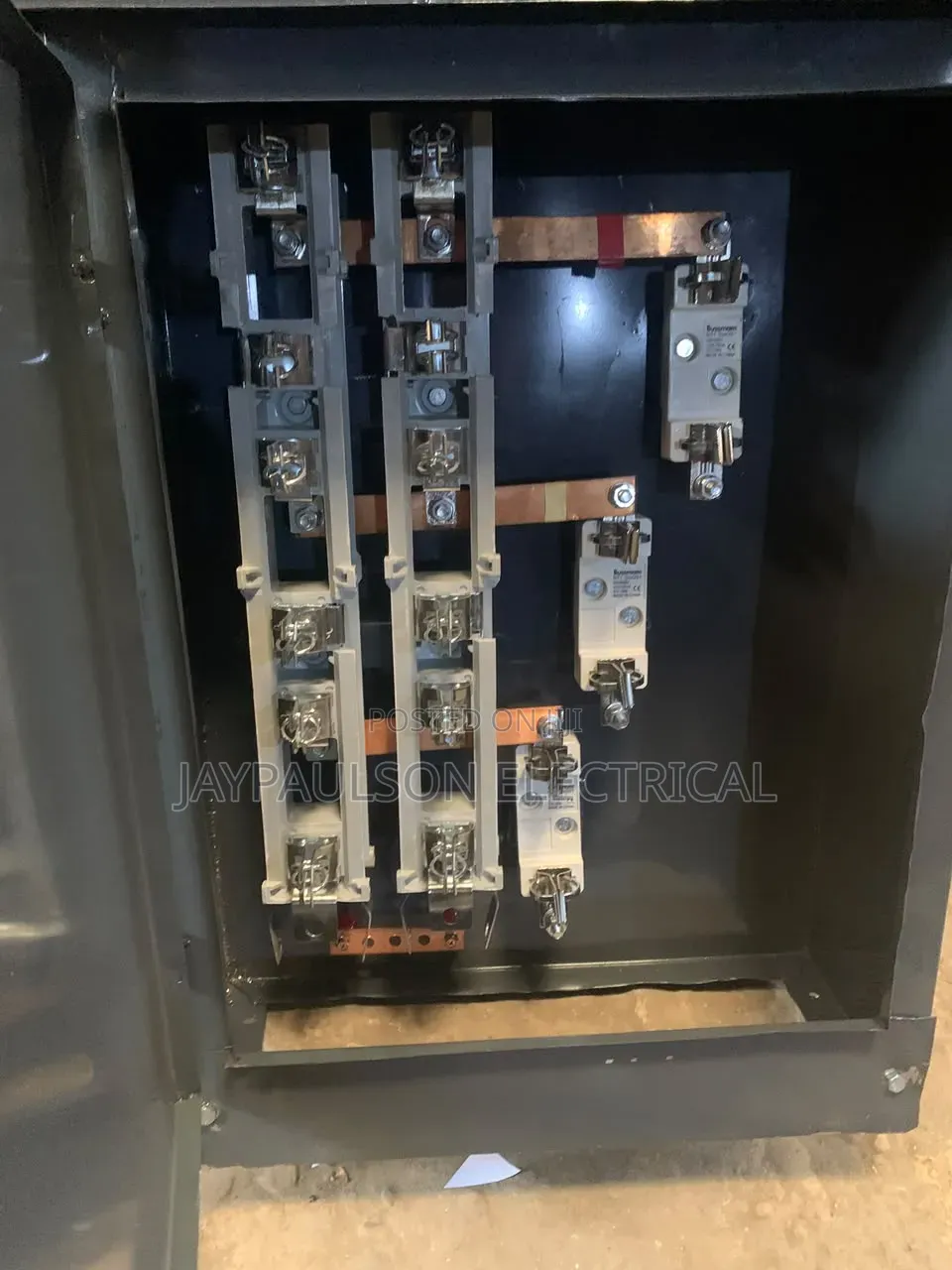 Hanging Feeder Pillar