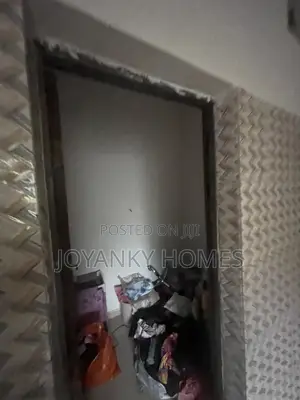 3bdrm Block of Flats in Lakeview Estate, Amuwo-Odofin for sale