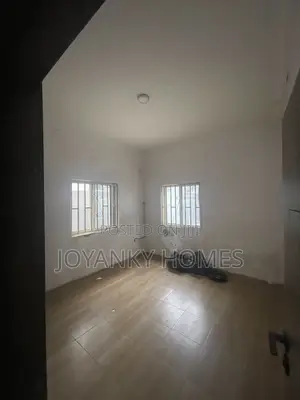 3bdrm Block of Flats in Lakeview Estate, Amuwo-Odofin for sale