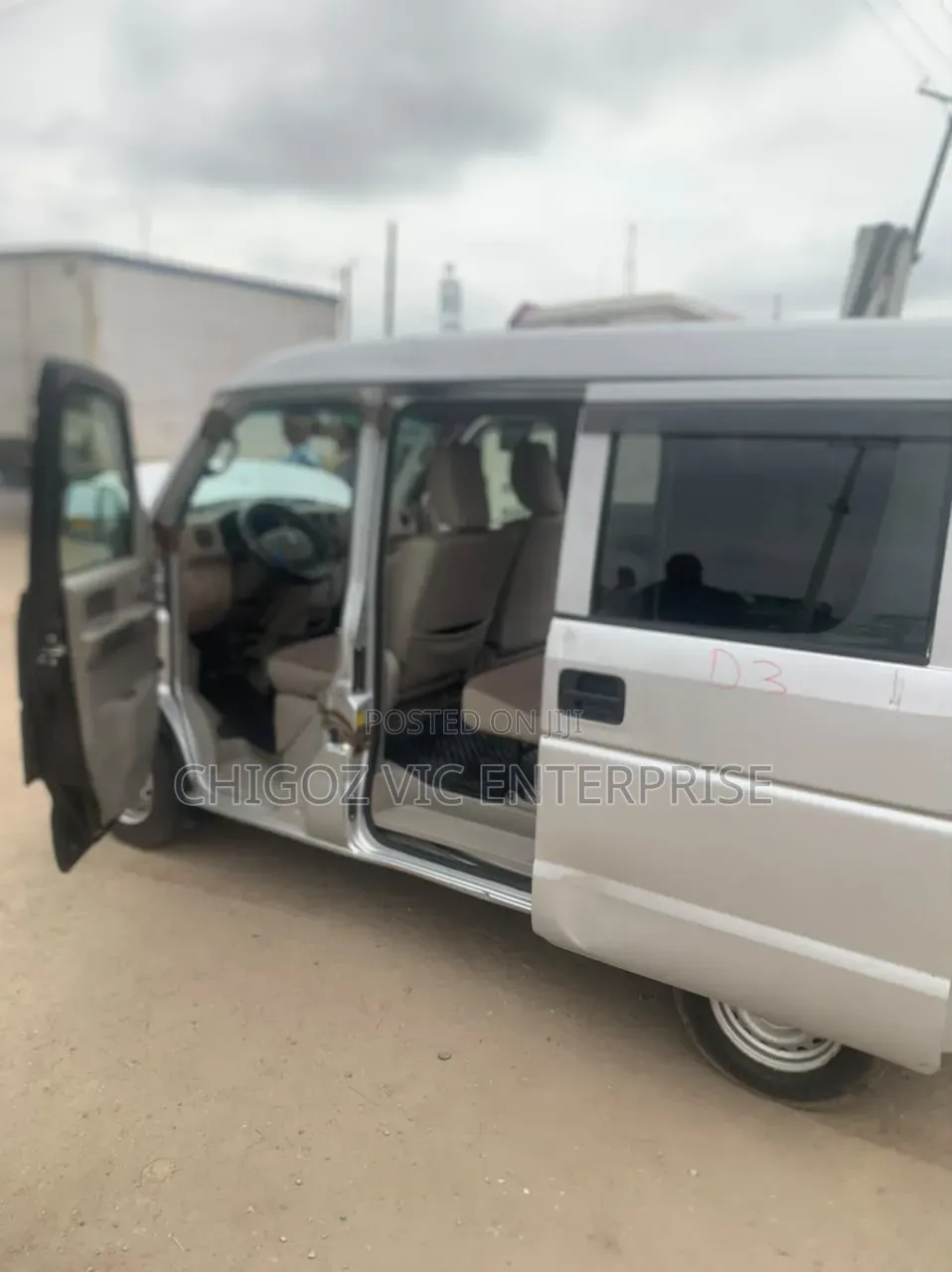 Suzuki APV Minibus 2006 Yellow