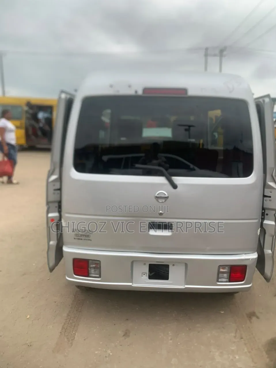 Suzuki APV Minibus 2006 Yellow