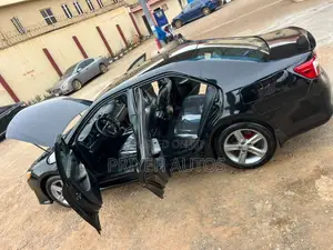 Toyota Camry SE 4dr Sedan (2.5L 4cyl 6A) 2014 Black