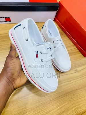 Tommy Lace Ups