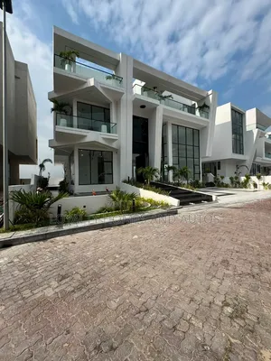 5bdrm House in Osapa london for sale