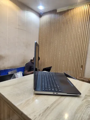 Laptop Dell Precision 7550 32GB Intel Core i7 SSD 512GB