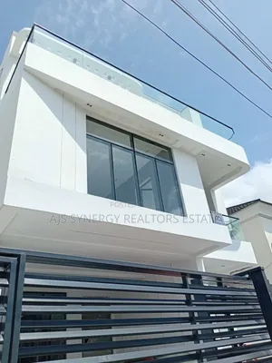 5bdrm Duplex in Chevron for sale