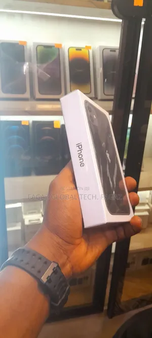 New Apple iPhone 11 128 GB Black