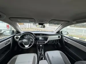 Toyota Corolla LE ECO 4dr Sedan (1.8L 4cyl CVT) 2017 Silver