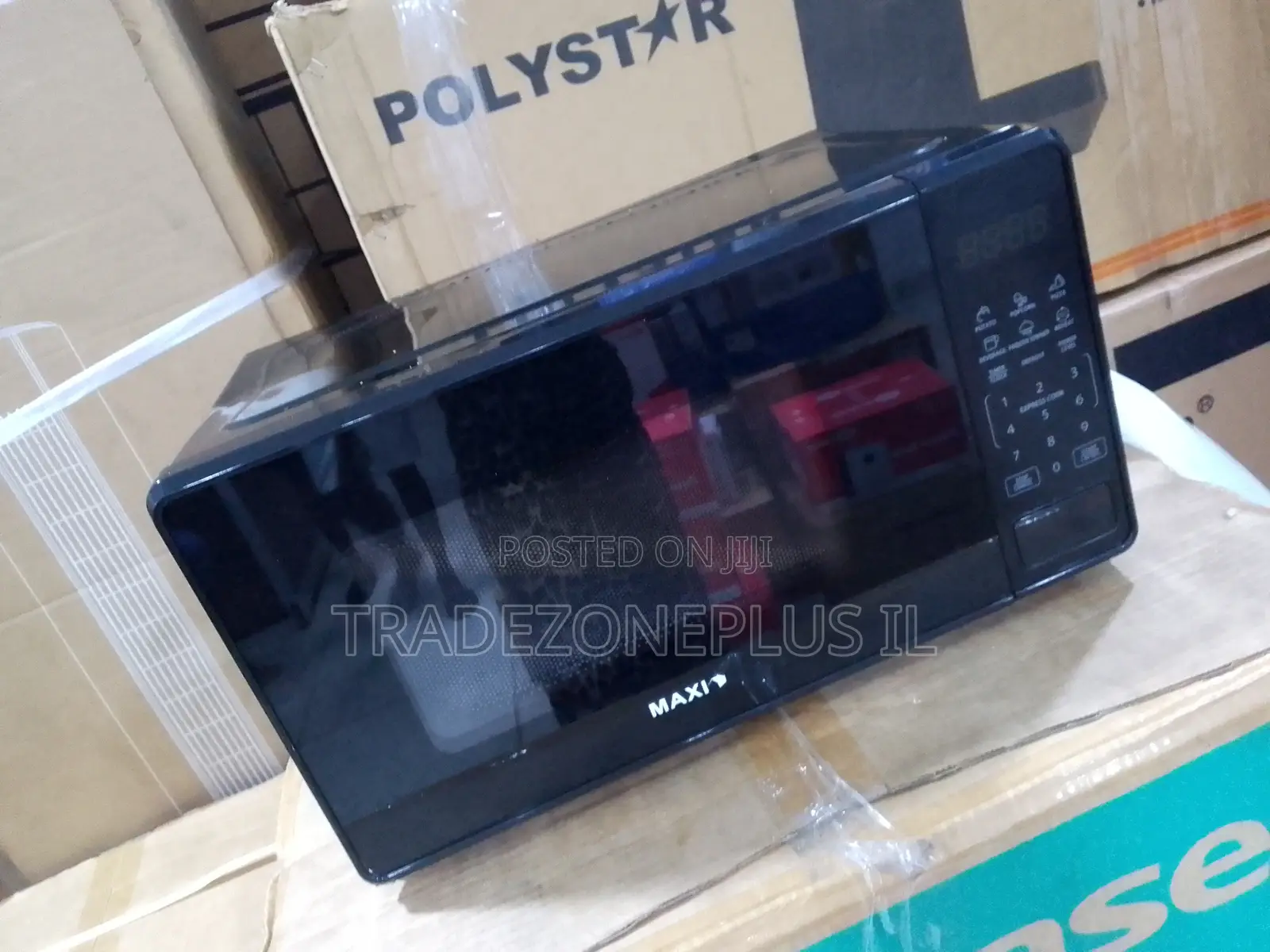 A Space-Saving Maxi 20L Microwave for Your Kitchen