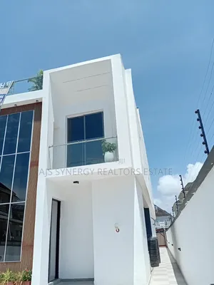 5bdrm Duplex in Chevron for sale