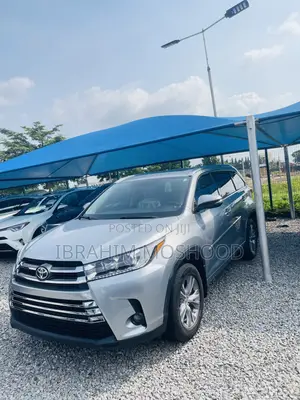Toyota Highlander XLE 4x2 V6 (3.5L 6cyl 8A) 2018 Silver