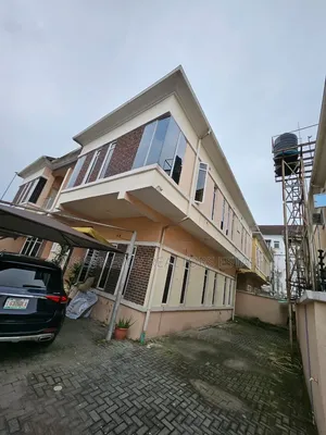 4bdrm Duplex in Chevron for sale