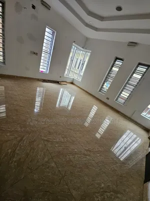 4bdrm Duplex in Chevron for sale