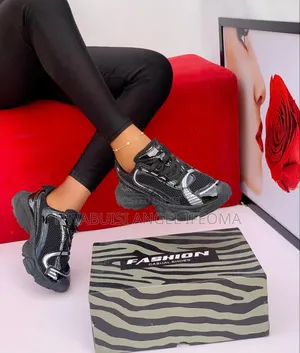 Chunky Retro Runner Sneakers/Y2k