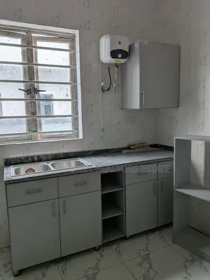 4bdrm Duplex in Chevron for rent
