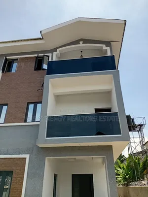 4bdrm Duplex in Chevron for rent